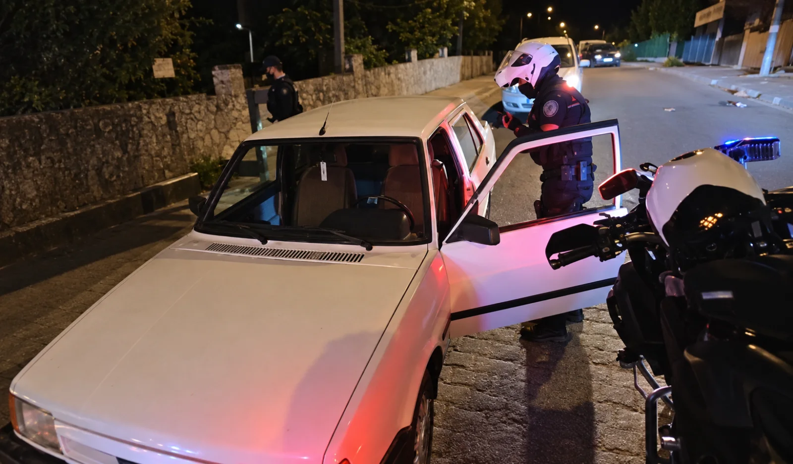 Uygulamalarda uyuşturucu, ruhsatsız silah ve mühimmat ele geçirildi; aranan 6