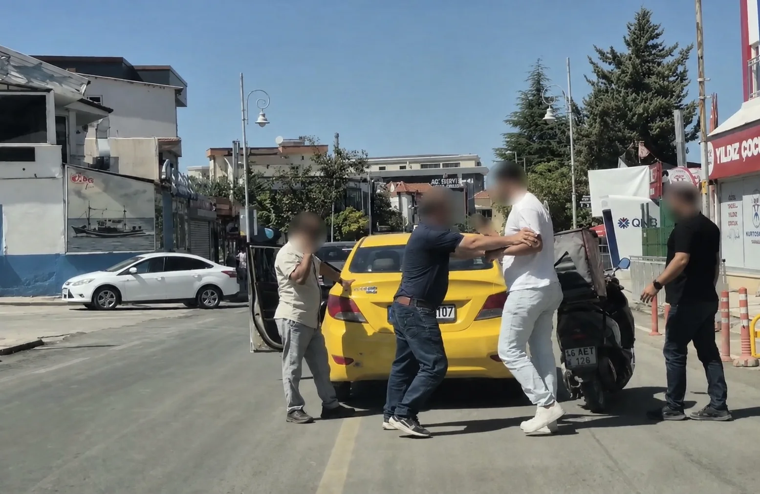 Motosiklet sürücüsünün ehliyetine 60 gün el konulurken, motosikleti de aynı