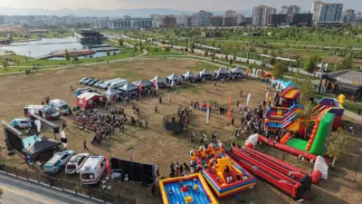 Vali Seddar Yavuz, festivalde çocuklukta kazanılan sağlık alışkanlıklarının önemine dikkat