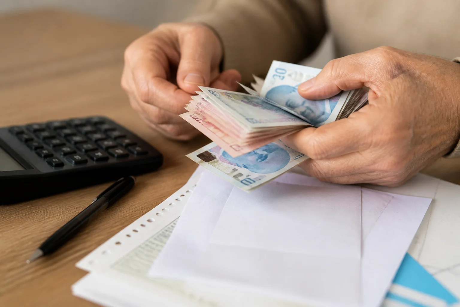 Emekli aylıklarına seyyanen zam için henüz kesinleşmiş bir karar bulunmuyor.