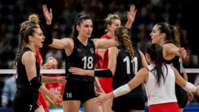 Türkiye, Avrupa Voleybol Şampiyonası Son 16 turunda Azerbaycan’ı 3-0 mağlup