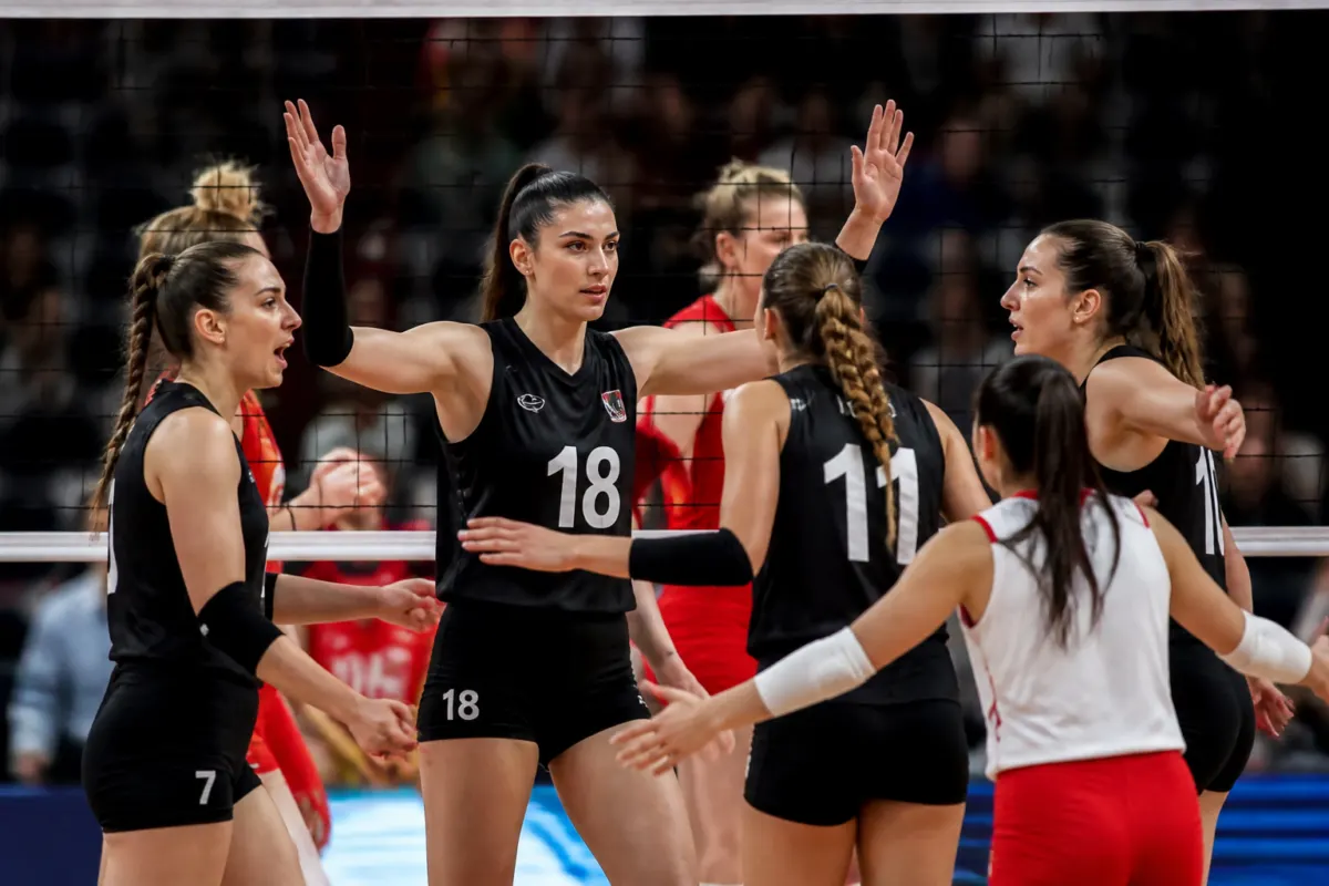 Türkiye, Avrupa Voleybol Şampiyonası Son 16 turunda Azerbaycan’ı 3-0 mağlup