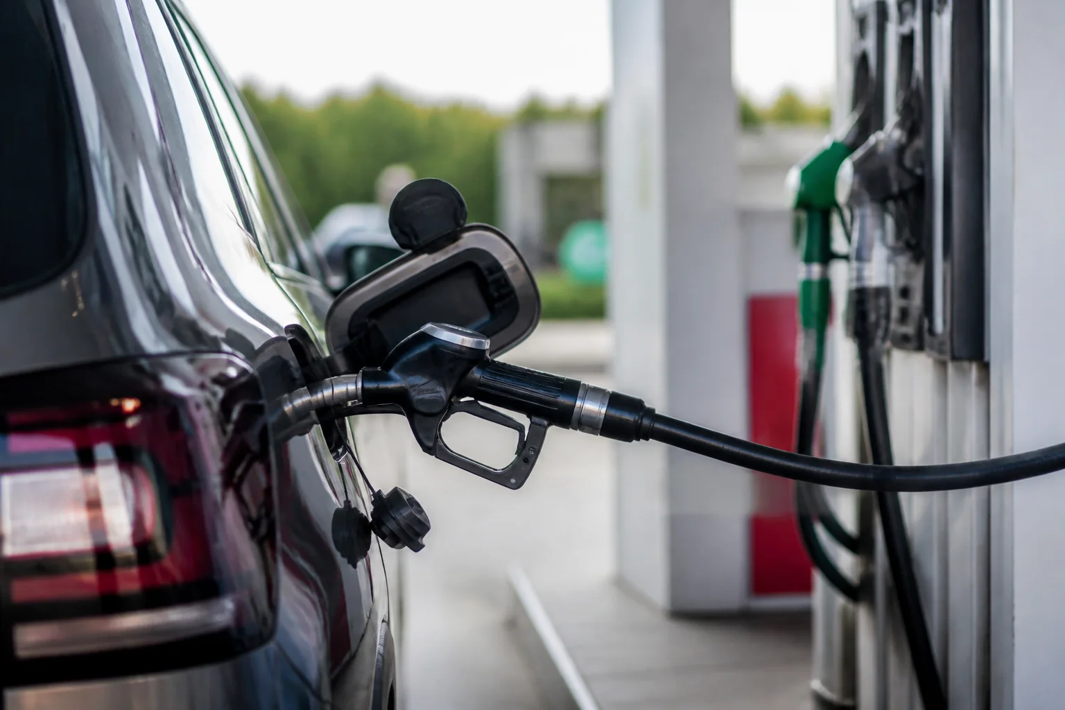 Motorinin litre fiyatına gelen 2,55 liralık zam sonrası fiyatlar istasyon