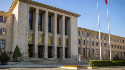 Özel, 15 maddelik kanun teklifinin 1 Ekim sonrası gündeme alınmasını