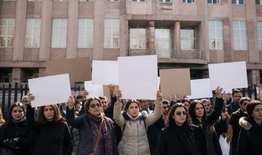 Dernek üyeleri, yıllarca çalışmalarına rağmen emeklilik hakkı elde edemediklerini belirterek