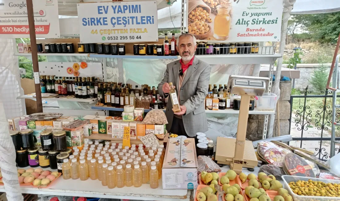 Ali Yıldırım, ailesinden kalan üretim geleneğiyle hazırladığı sirkeleri Somuncu Baba