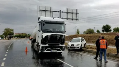Malatya’nın Doğanşehir ilçesinde meydana gelen kazada yaralanan 3 kişi hastaneye