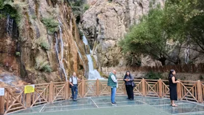 Darende’deki şelale, yaz sezonunun ardından tur kafilelerini ve turistleri ağırlamayı