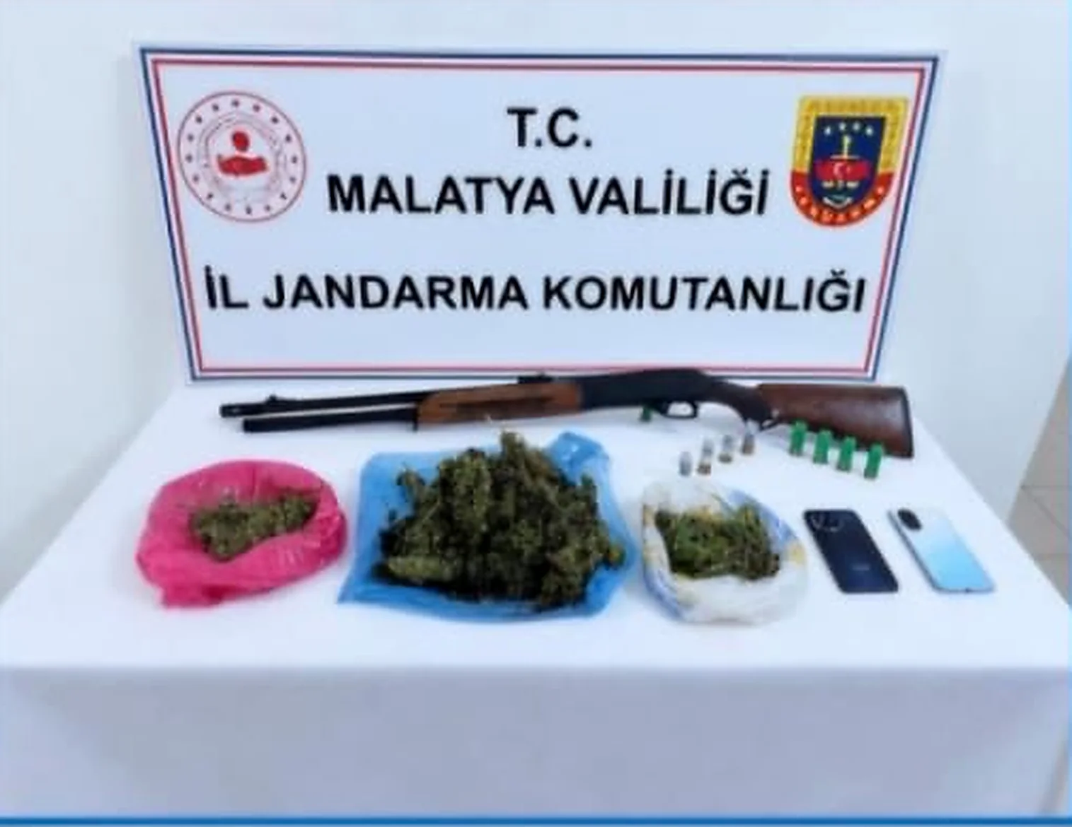 JASAT ve ilçe jandarma ekiplerinin çalışmasında hükümlünün evinde esrar ve