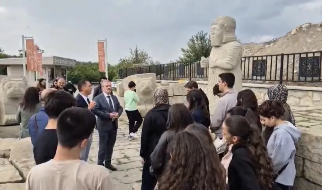 Silivri ve Zeytinburnu’ndan gelen öğrenciler, Arslantepe Höyüğü başta olmak üzere