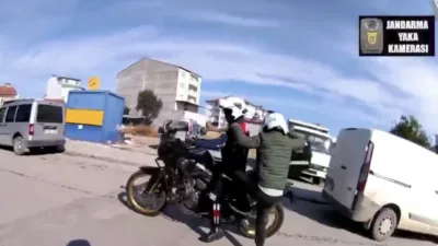 Battalgazi’de kimlik kartını aracında unutan aday, jandarmanın yardımıyla sınava zamanında
