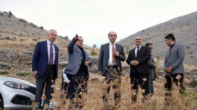Yeşilyurt Belediyesi’nin yürüttüğü çalışmalarla köprülerin ulaşımı daha güvenli ve kesintisiz
