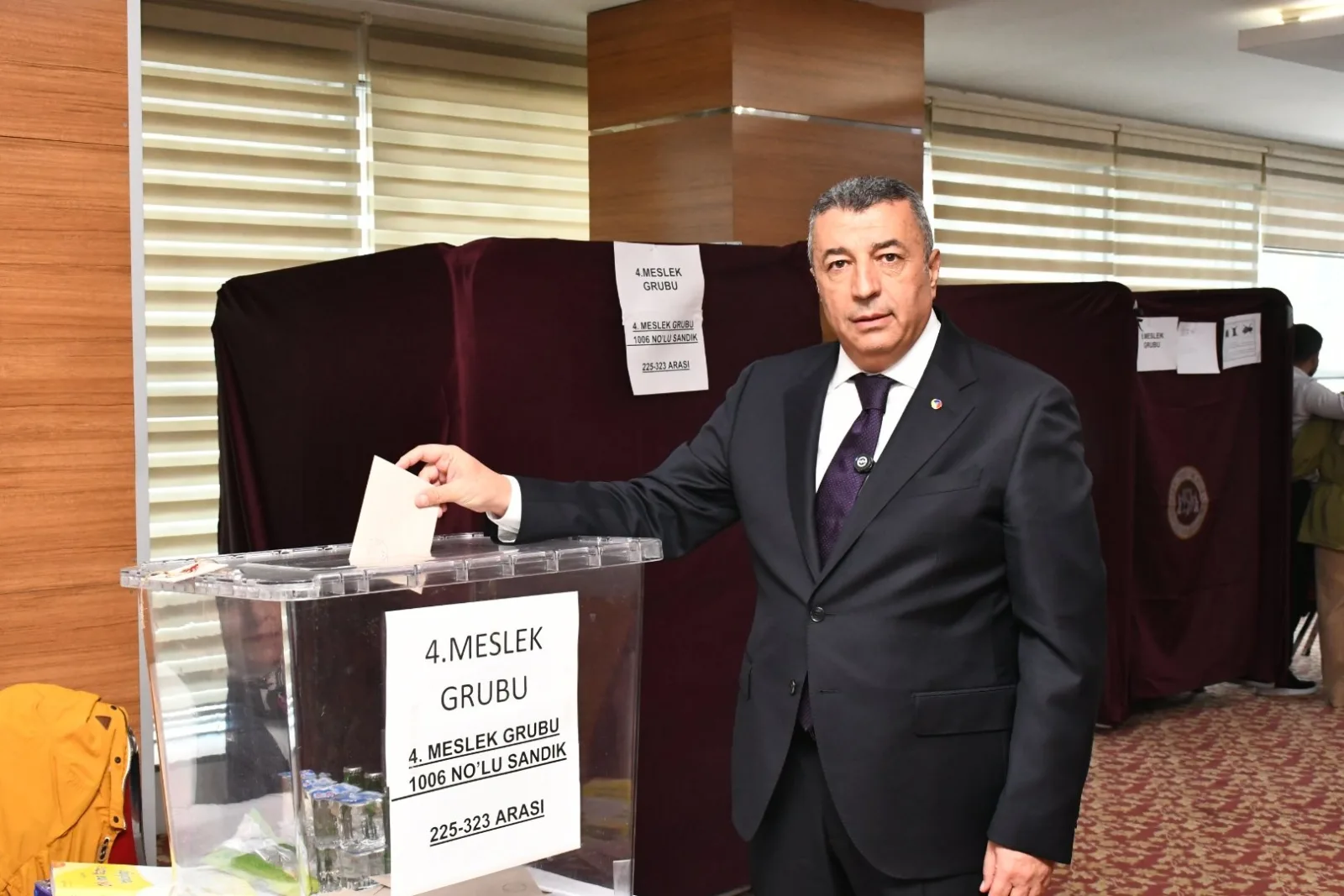 Tek aday olarak seçime giren Özcan, 407 üyenin oy kullandığı