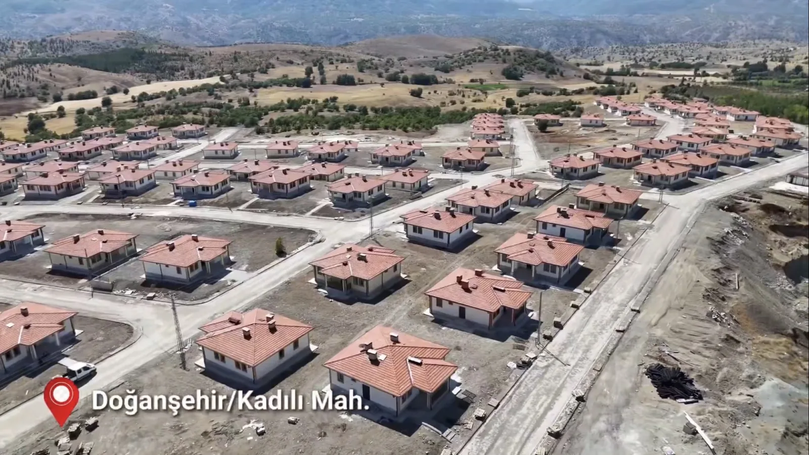 Deprem sonrası tamamlanan konutların anahtarları, 8 Ekim Perşembe günü beş