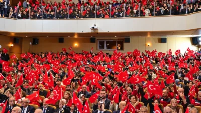 Yağış ihtimali nedeniyle Kongre ve Kültür Merkezi’ne alınan kutlamada resmi