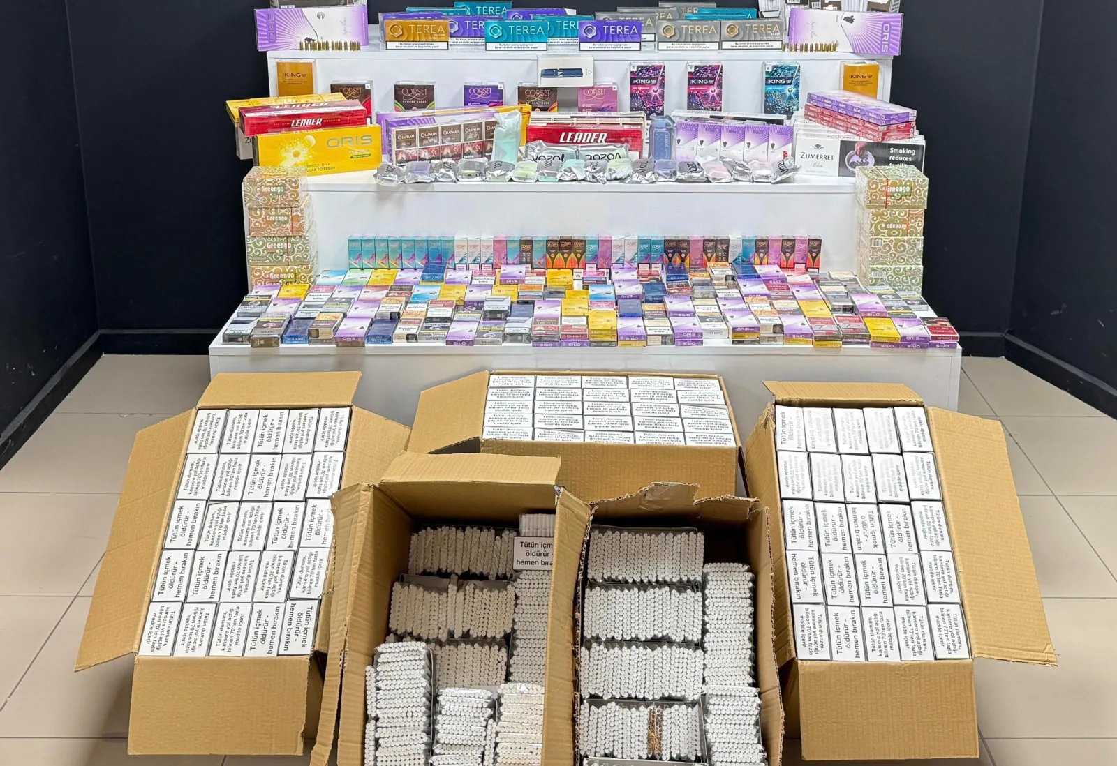Aramalarda 650 paket kaçak sigara, elektronik sigara, ısıtılmış tütün ve