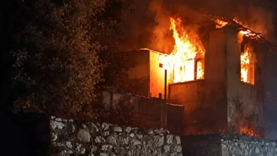 Hanımınçiftliği Kültürtepe Mahallesi’ndeki yangın, itfaiye ekiplerince kontrol altına alındı.