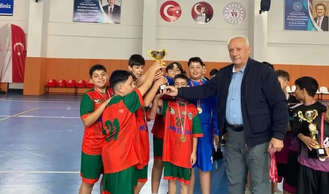 29 Ekim etkinlikleri kapsamında düzenlenen turnuvada Malatya Büyükşehir Belediye Spor