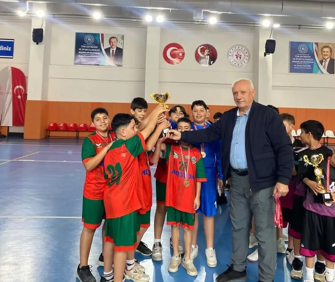 29 Ekim etkinlikleri kapsamında düzenlenen turnuvada Malatya Büyükşehir Belediye Spor