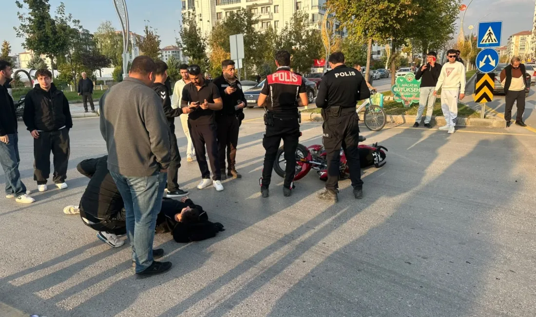 Çilesiz Mahallesi’nde meydana gelen kazada yaralanan motosiklet sürücüsü hastaneye kaldırıldı.