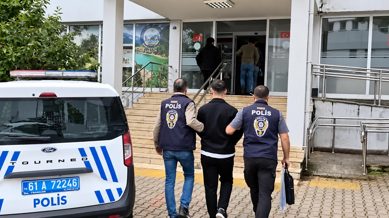 Operasyonlarda 547 şüpheli yakalanırken, 155 kişi tutuklandı ve 183 şüpheliye