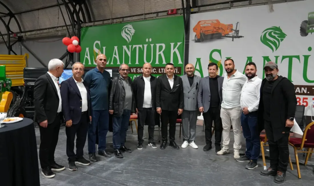 MTSO Başkanı Sadıkoğlu, fuarda firmaların ürün ve çalışmalarını inceleyerek oda