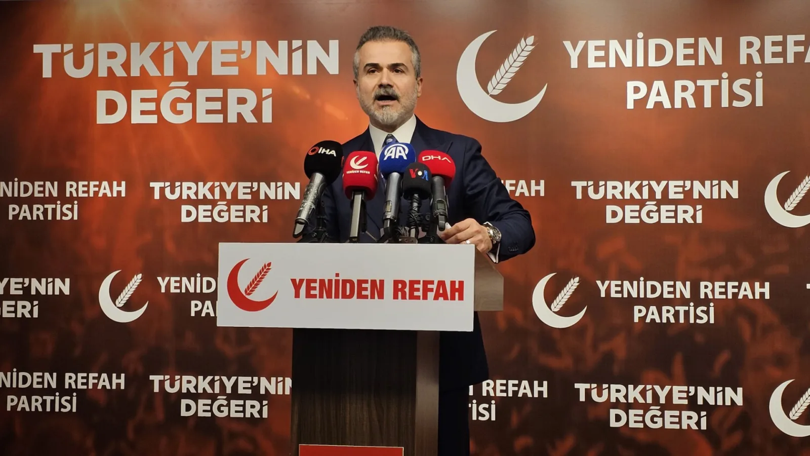 Suat Kılıç, parti değiştiren belediye başkanları ile gözaltı operasyonları arasında