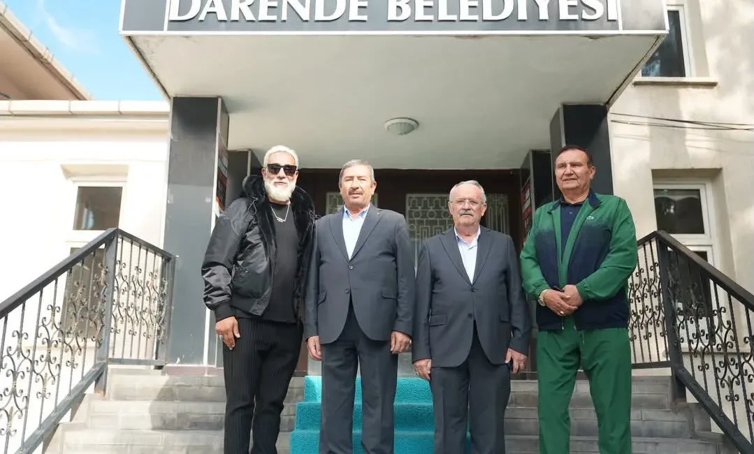 Sanatçı Tarık Mengüç, Günpınar Şelalesi’ni ziyaret edip Belediye Başkanı Alican