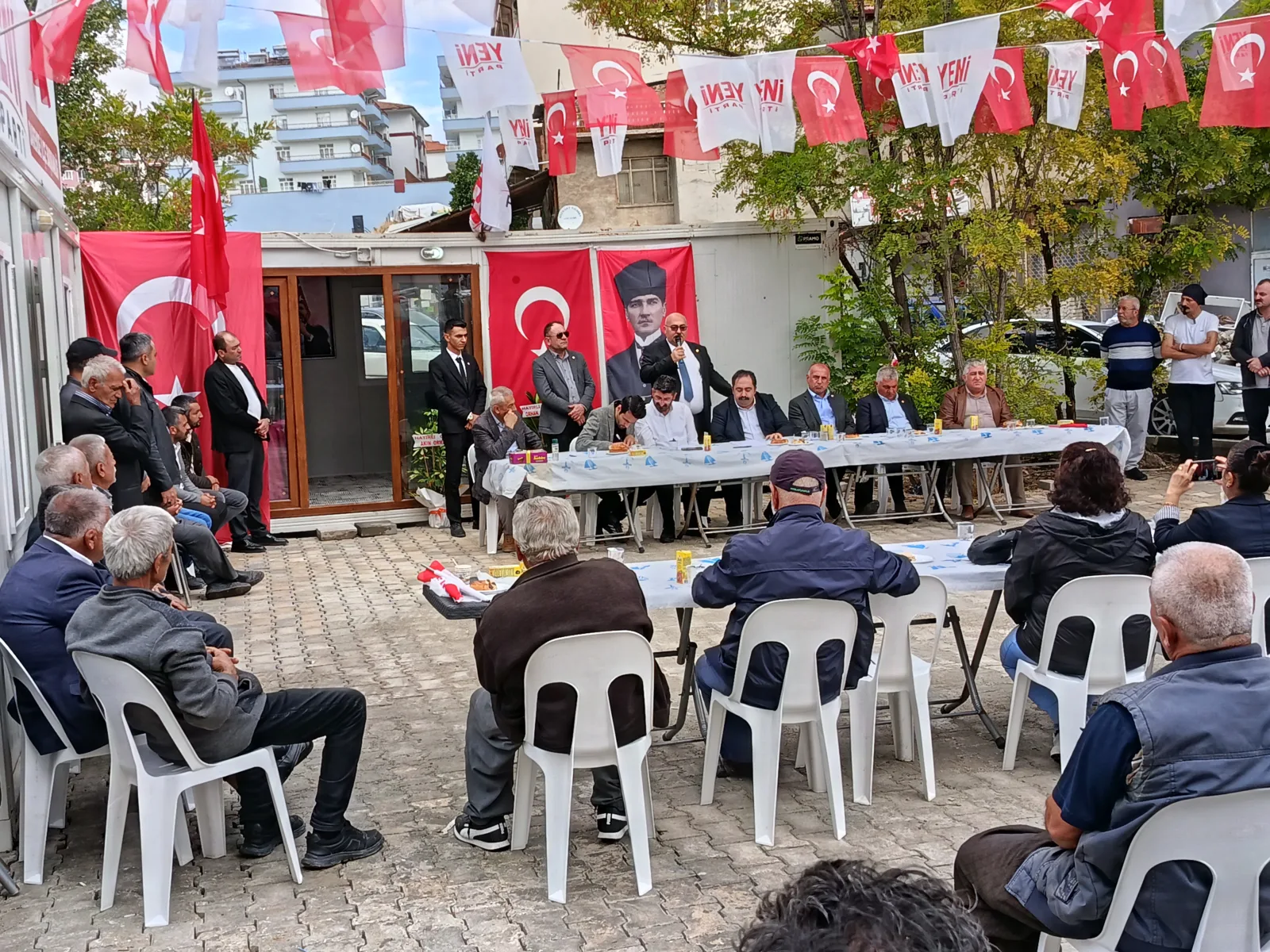 Darende ilçe kongresinde Haluk Ormancı, üyelerin tamamının oyunu alarak başkan