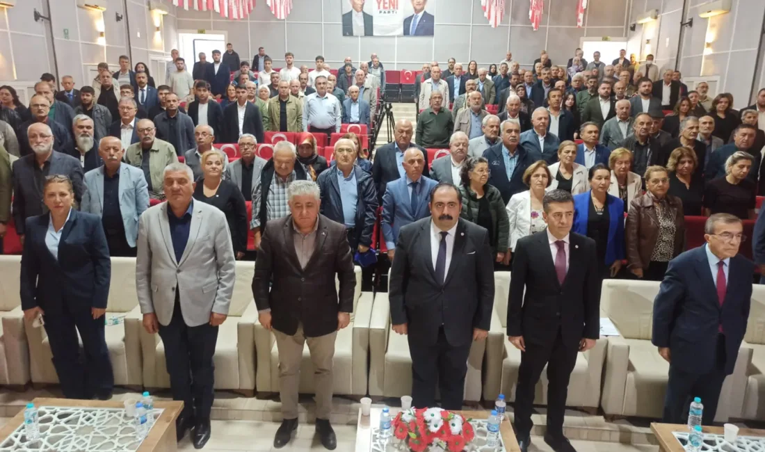 Barış Yıldız, kongrede partinin kuruluş sürecini anlatarak demokrasi ve bağımsızlık