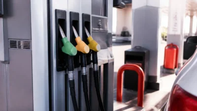 10 Ekim 2026’dan itibaren benzinde indirim, motorinde ise miktarı netleşmeyen