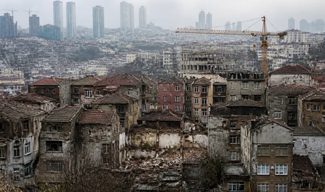Maltepe’de iki kişinin hayatını kaybettiği bina çökmesi, İstanbul’daki riskli yapıları