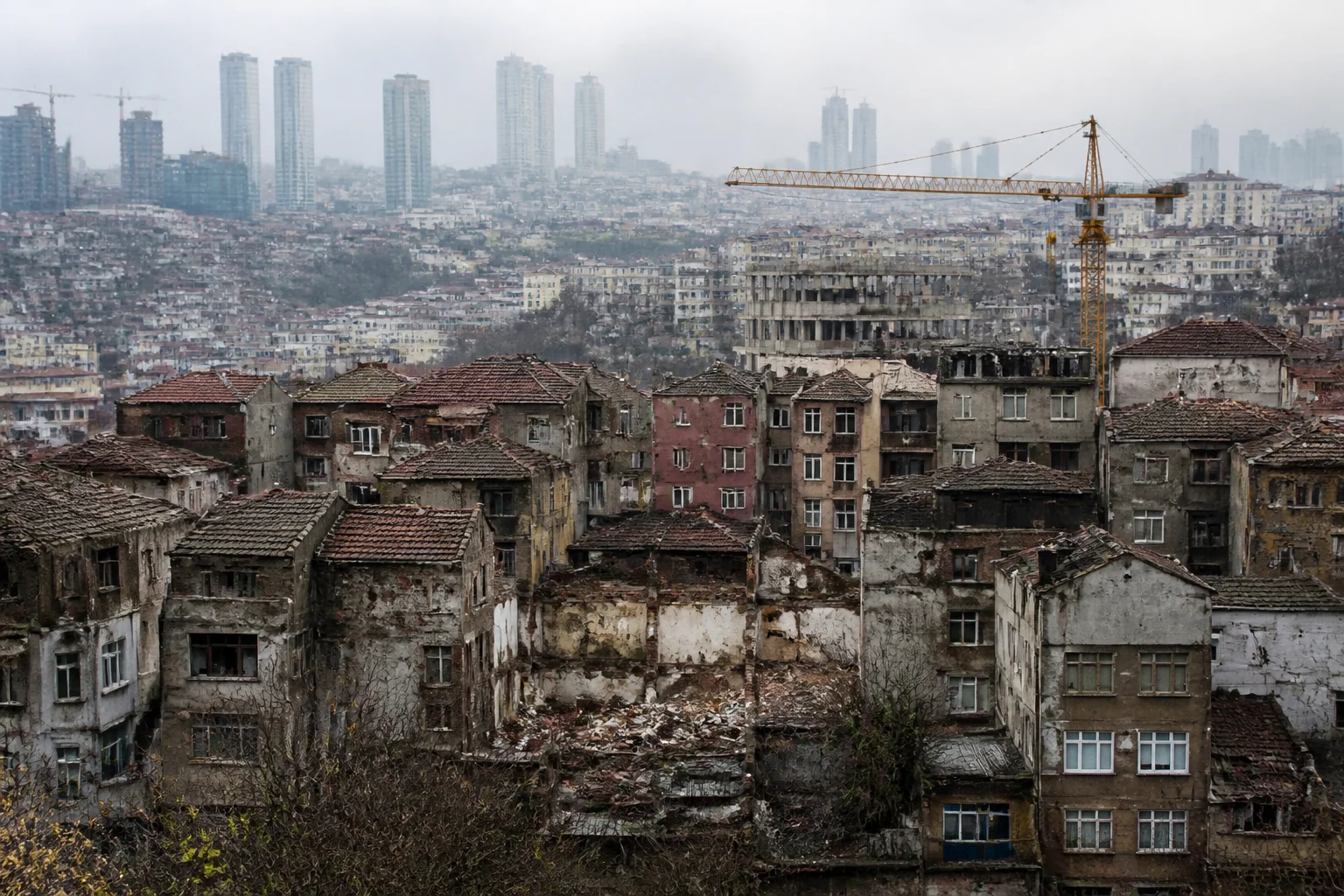 Maltepe’de iki kişinin hayatını kaybettiği bina çökmesi, İstanbul’daki riskli yapıları